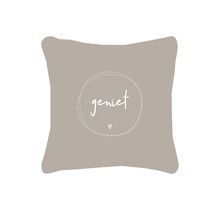 Tuinkussen beige met tekst Geniet | 40x40cm