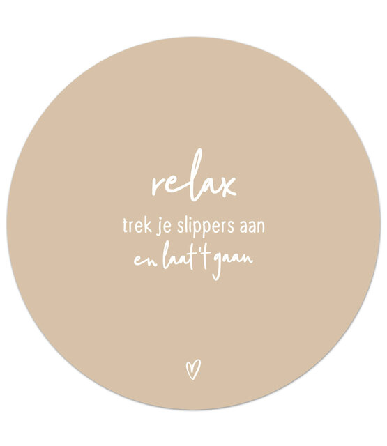 Zandkleurige tuincirkel/muurcirkel met tekst - 'Relax, trek je slippers aan en laat 't gaan' perfect als wanddecoratie voor buiten en binnen Zandkleurige tuincirkel/muurcirkel met tekst - 'Relax, trek je slippers aan en laat 't gaan' perfect als wanddecoratie voor buiten en binnen
