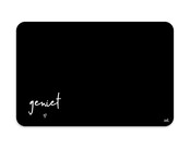 Placemat van zwart vinyl met de tekst ‘ Geniet’ – een stijlvolle en praktische toevoeging aan jouw eettafel Placemat van zwart vinyl met de tekst ‘ Geniet’ – een stijlvolle en praktische toevoeging aan jouw eettafel