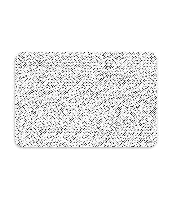 Placemat van wit vinyl met zwart dots patroon – een stijlvolle en praktische toevoeging aan jouw eettafel