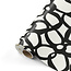 Zoedt Rol cadeaupapier wit met zwart bloemenpatroon