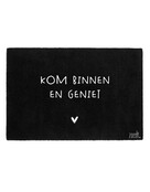 Deurmat zwart 40x60 cm – met tekst ‘Kom binnen en geniet’ — sfeervolle schoonloopmat met anti-slip | Zoedt