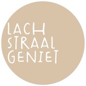 Tuincirkel zand met tekst 'Lach Straal Geniet' – muurcirkel voor buiten