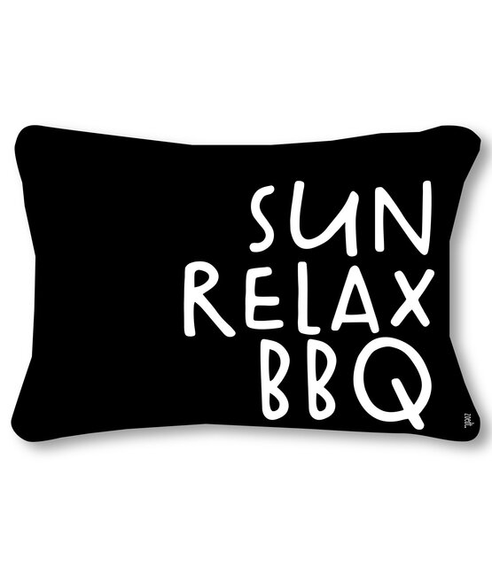 Buitenkussen 60x40 zwart met tekst Sun Relax BBQ – waterafstotend tuinkussen