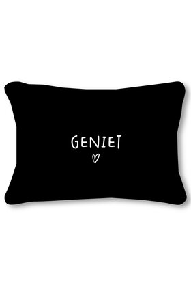 Buitenkussen 60x40 – zwart met tekst Geniet