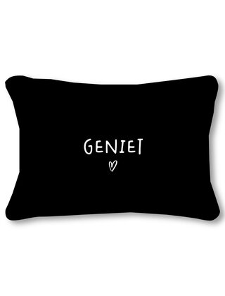 Buitenkussen 60x40 – zwart met tekst Geniet