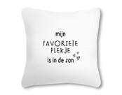 Buitenkussen 40x40 wit met tekst Mijn favoriete plekje is in de zon – waterafstotend tuinkussen