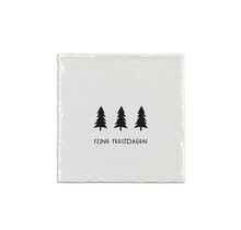 Aardewerk kerst tegeltje met drie kerstbomen en tekst ‘Fijne feestdagen’ – 13x13 cm