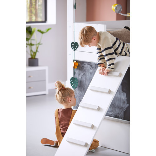 LIFETIME KIDSROOMS Cabin Bed Beachhouse with ladder in white - Copy