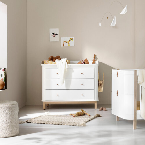 Oliver Furniture Wood nursey dresser 3 drawers white-oak