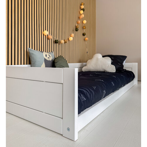 LIFETIME KIDSROOMS Lichterkette mit Baumwollkugeln Earthy Green