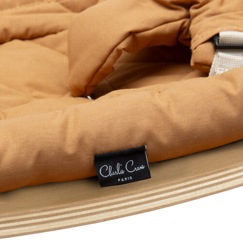 Charlie Crane Babywippe LEVO - Camel Charlie Crane Babywippe LEVO - Camel