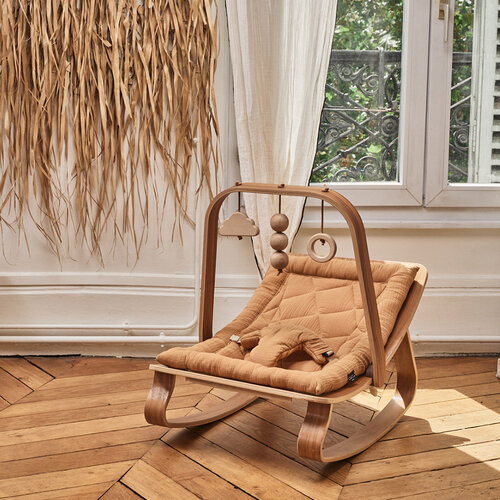 Charlie Crane Babywippe LEVO - Camel Charlie Crane Babywippe LEVO - Camel