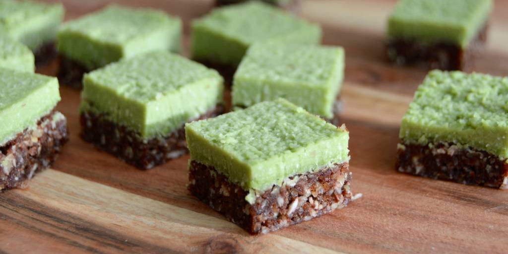 Brownies met matcha glazuur