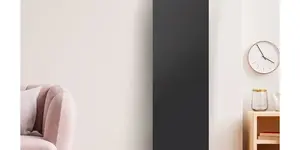 Zwarte radiator in de slaapkamer: een gedurfde designkeuze