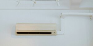 Waar moet ik een airco in de woonkamer plaatsen?