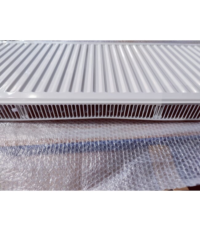  Outlet #42 - 50x140 cm Type 11 - 1412 Watt - ECA Radiateur à panneaux Compact 8 à façade nervurée - Blanc (Ral 9016)