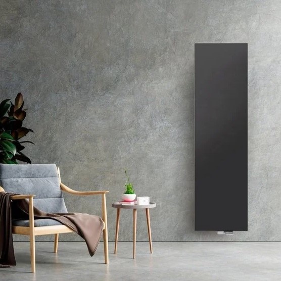 Speelse indelingen met een verticale radiator