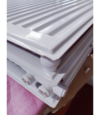 ECA Sortie #108 - 60x80 cm Type 33 - 2546 watts - ECA Radiateur à panneaux Compact 8 rainures - Blanc (Ral 9016)