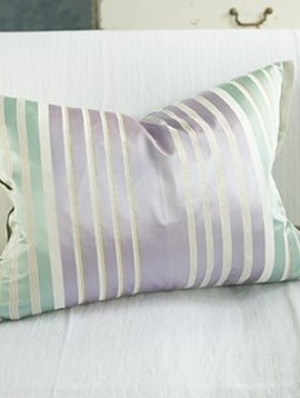 Designers Guild Piovine pale Jade Dekokissen von Designers Guild