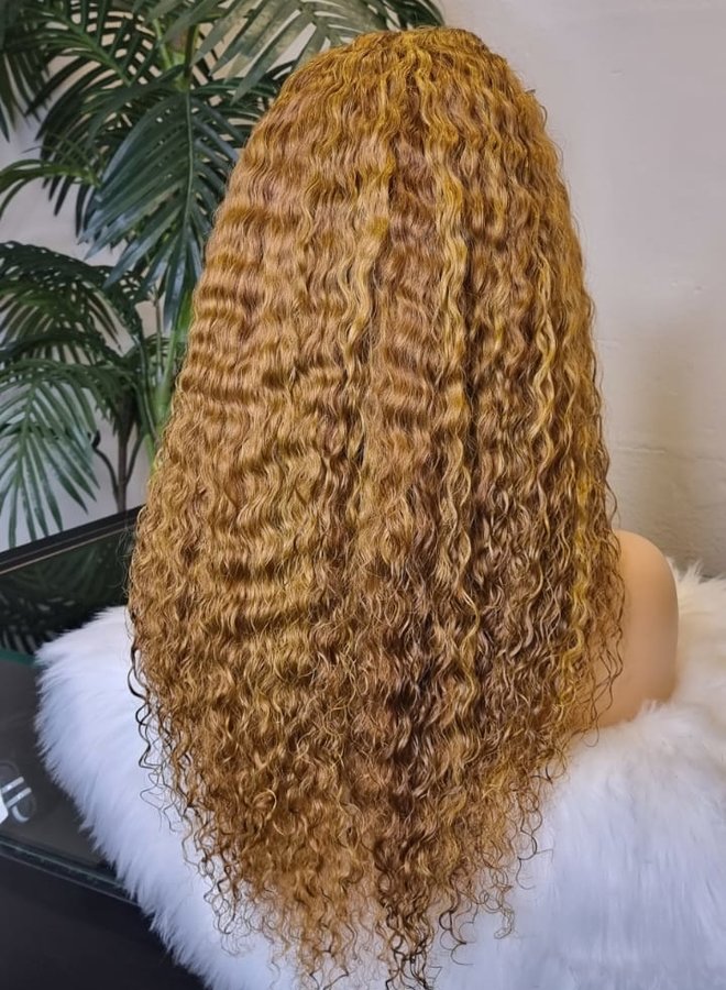 Cinnamon Spice - Frontal Wig Caribbean Curly 24" - Steamed Raw Indian Hair - Colored