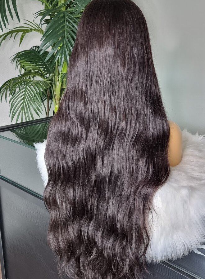 Bella Brillante - 5x5 Closure Wig Natural Wavy 28" - Remy Vietnamese Hair