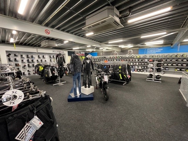 Nog een impressie van MKC Moto Rotterdam store afbeelding nummer 4