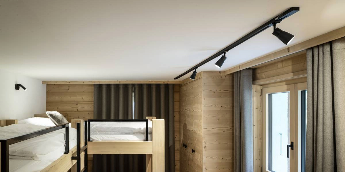 Railspots in een slaapkamer