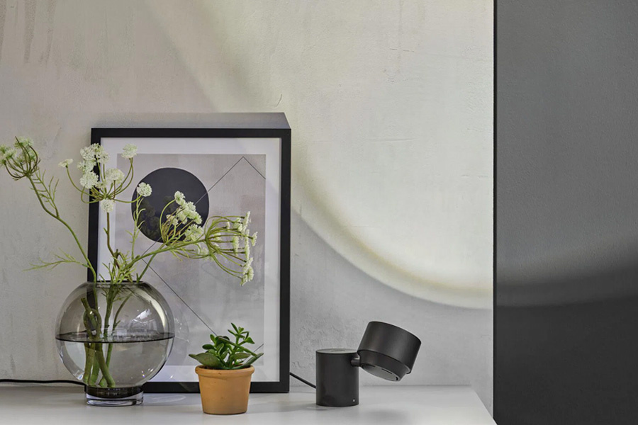 Het verlichten van een schilderij of kunstwerk vanaf de vloer