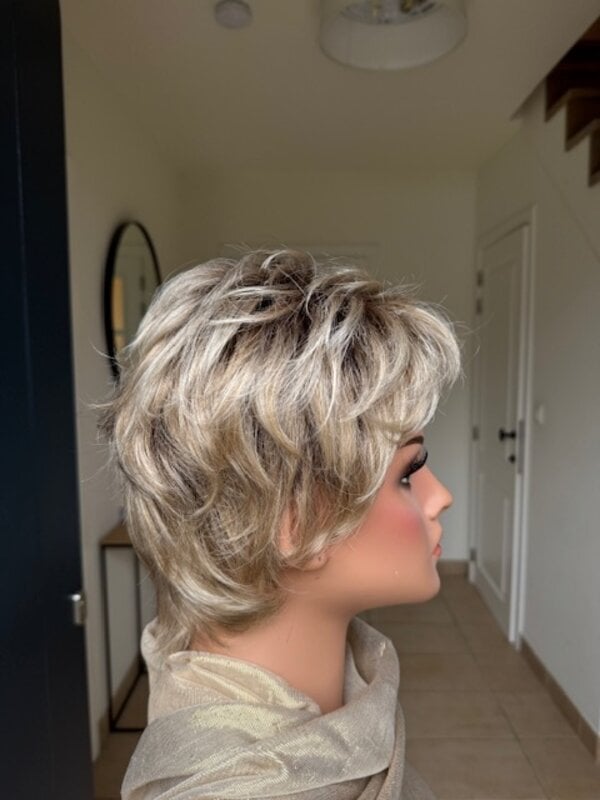 Ellen Wille Charme champagne rooted