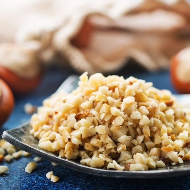 - Geroosterde hazelnootstukjes (150 gr)