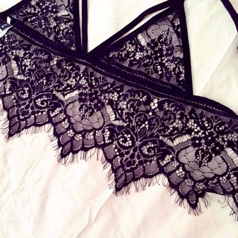 LACE BRALETTE - BLACK