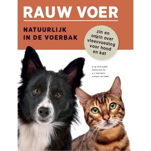 Rauw voer, natuurlijk in de voerbak