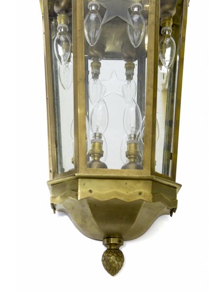 Grote bronzen wandlamp, geslepen glas, ca. 1920