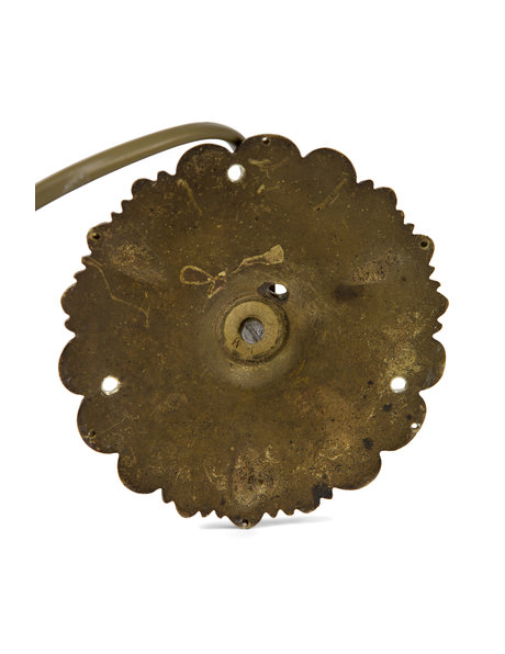 Klassiek wandlampje, koperen armatuur, glazen rokkapje, ca. 1940