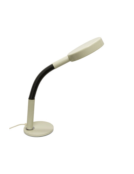 stoere bureaulamp in wit/zwart met gietijzeren voet