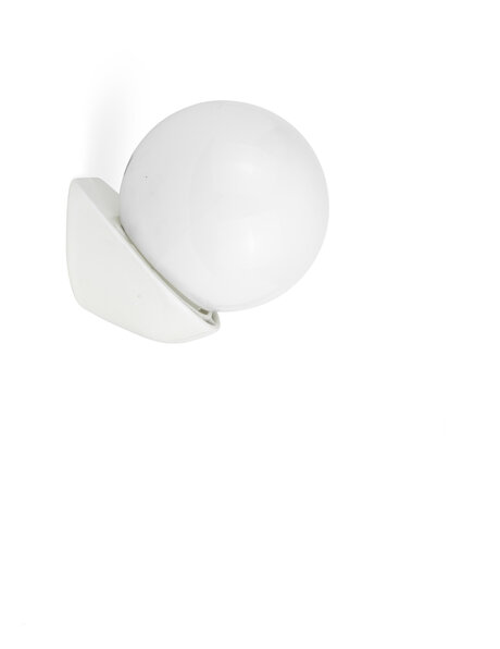 Porcelain wall lamp with white ball