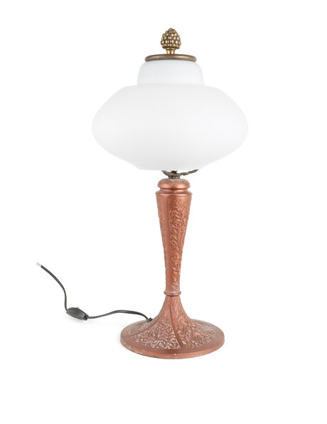 Klassieke tafellamp met witte kap