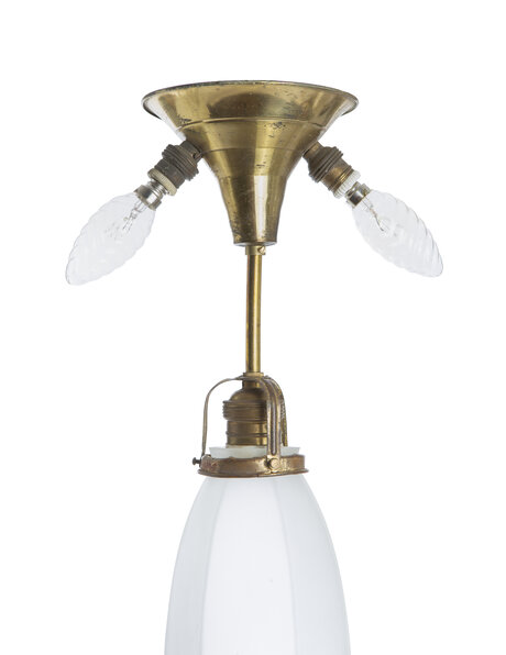 Oude hanglamp, klassiek, mat glas aan koper