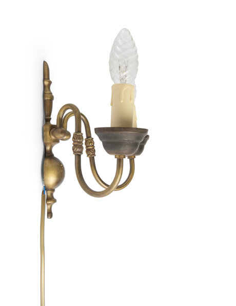 Small wall lamp, curled brass fixture