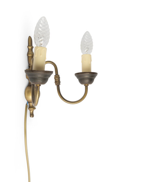 Small wall lamp, curled brass fixture