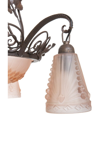 hanglamp, klassiek, roze glas aan smeedijzer