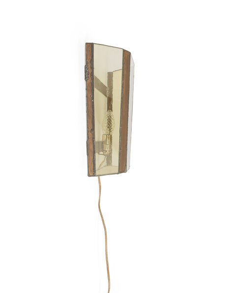 Classic wall lamp, brown glass in brass