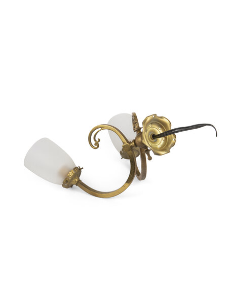 Classic wall lamp, brass curl with glass