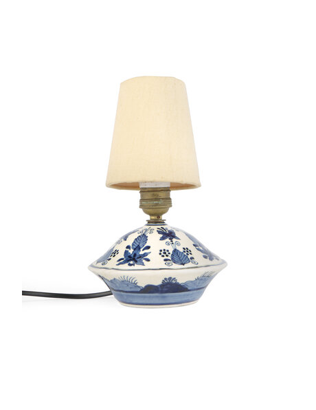 Delft Blue table lamp, cardboard shade