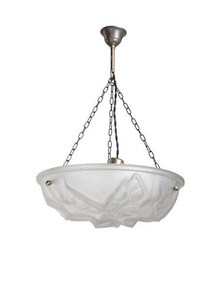 Art Deco hanglamp, matglas schaal aan kettingen