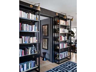 Bookshelf lighting