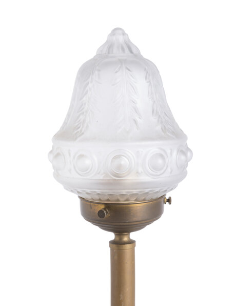 Oude Tafellamp, vrij klassiek, matglas kapje