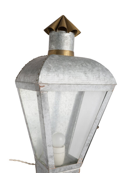 Wandlamp klassiek, mat zilverkleurig metaal