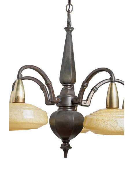 Oude hanglamp, licht geel glas